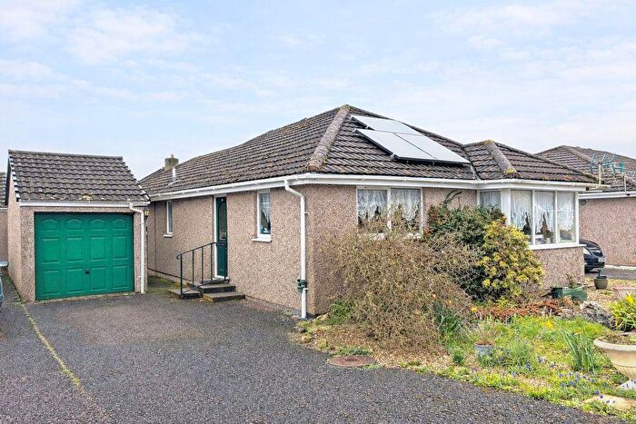 3 Bedroom Bungalow For Sale In Tower Way, Honiton, EX14