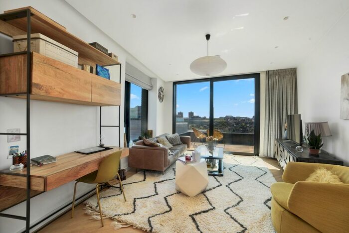 1 Bedroom Flat To Rent In Wood Crescent, London, W12