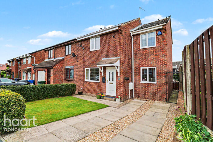 3 Bedroom Semi Detached House For Sale In Forresters Close, Norton, Doncaster, DN6