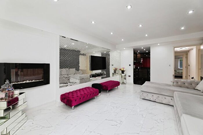 3 Bedroom Flat For Sale In Jamaica Street, London, E1