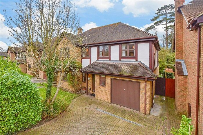4 Bedroom Detached House For Sale In Ditton Place, Ditton, Aylesford, Kent, ME20