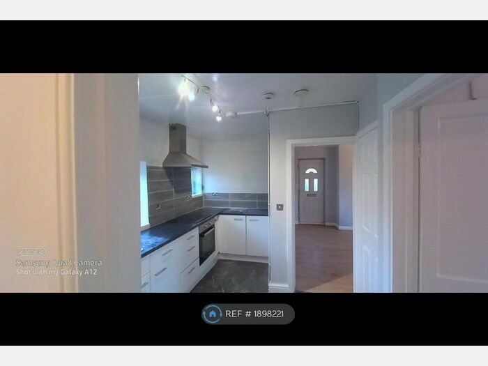 3 Bedroom Semi-Detached House To Rent In Junction Road, Stainforth, Doncaster, DN7