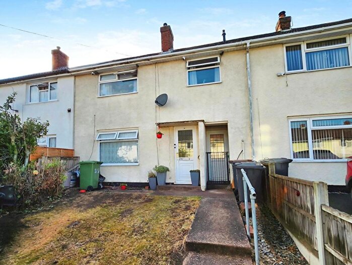 3 Bedroom Terraced House For Sale In Cedar Road, Nuneaton, Warwickshire, CV10