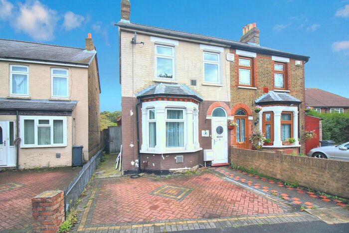 4 Bedroom Semi-Detached House To Rent In Strathmore Villas, Faggs Road, Feltham TW14