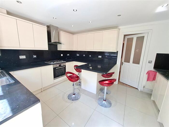 4 Bedroom Property To Rent In Argyll Road, Hemel Hempstead, HP2