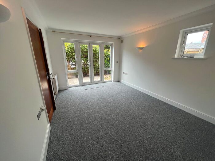 2 Bedroom Flat To Rent In Chessel Avenue, Bournemouth, BH5