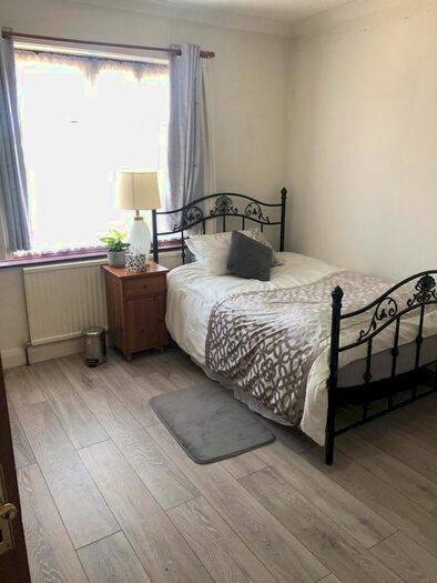 4 Bedroom Terraced House To Rent In Fishponds Road, London, SW17