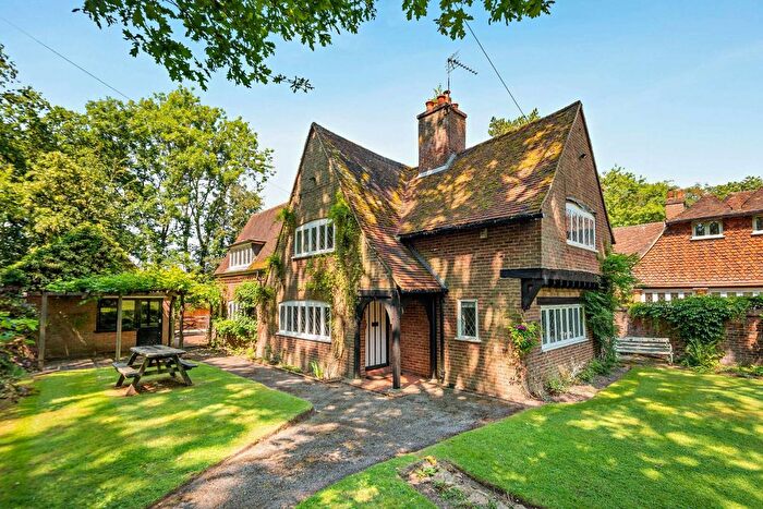 3 Bedroom Detached House For Sale In Goose Rye Road, Worplesdon, Guildford, Surrey, GU3