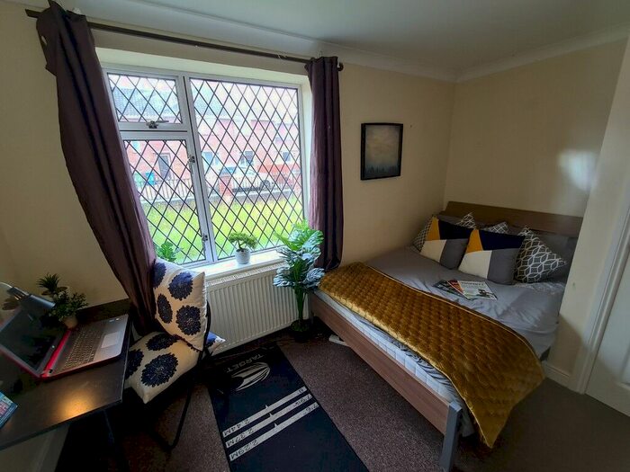 1 Bedroom Semi-Detached House To Rent In Nasmith Road, Norwich, NR4