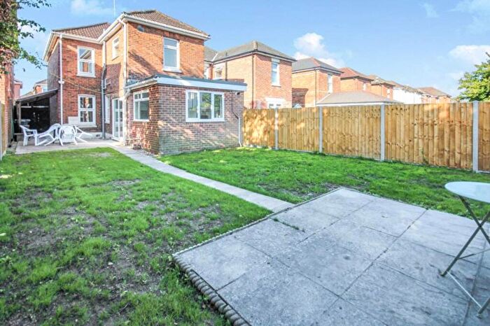 6 Bedroom Property To Rent In Capstone Road, Bournemouth, BH8