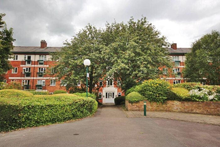 2 Bedroom Flat To Rent In Eccles New Road, Salford, M5