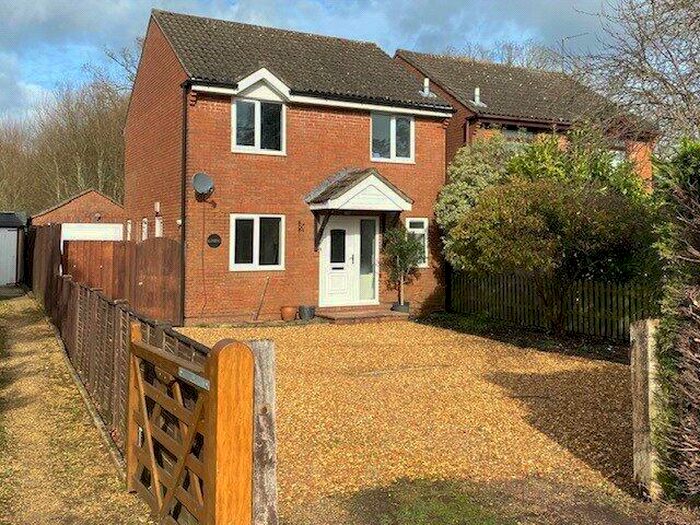 3 Bedroom Detached House To Rent In Cooks Lane, Calmore, Southampton, SO40