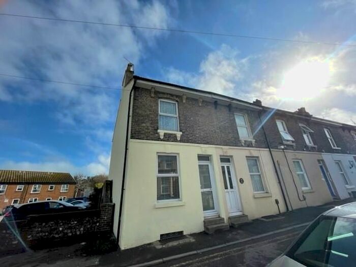 3 Bedroom End Of Terrace House To Rent In St. Radigunds Road, Dover, CT17