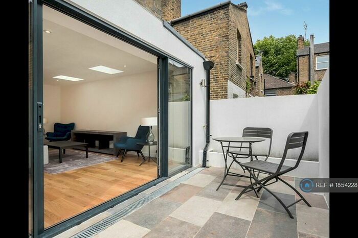 2 Bedroom Flat To Rent In Walcorde Avenue, London, SE17