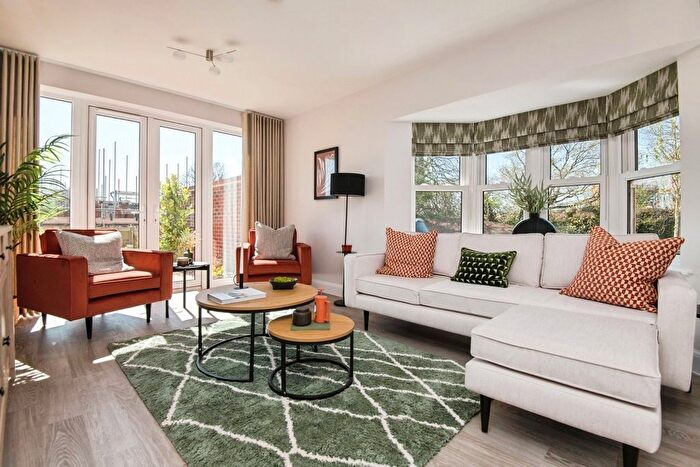 3 Bedroom Terraced House For Sale In Chudleigh Road, Alphington, Exeter, Devon, EX2