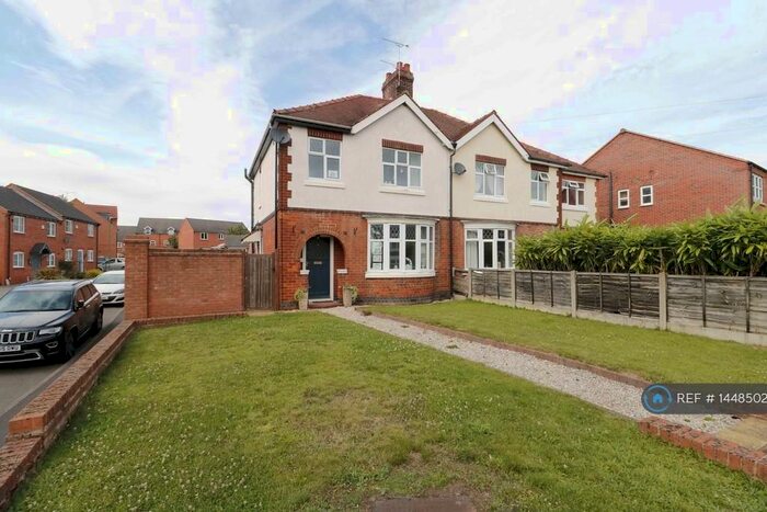 3 Bedroom Semi-Detached House To Rent In Moira Road, Overseal, DE12