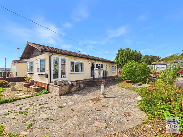 2 Bedroom Park Home For Sale In Hazel Avenue, Hoo, ME3