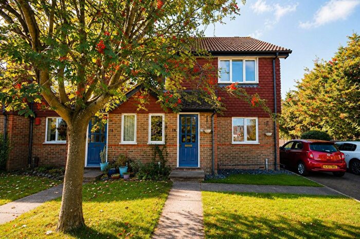 2 Bedroom Flat To Rent In Woodfield, Ashtead, KT21