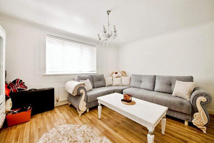 4 Bedroom Town House For Sale In Colgate Place, Enfield, EN3