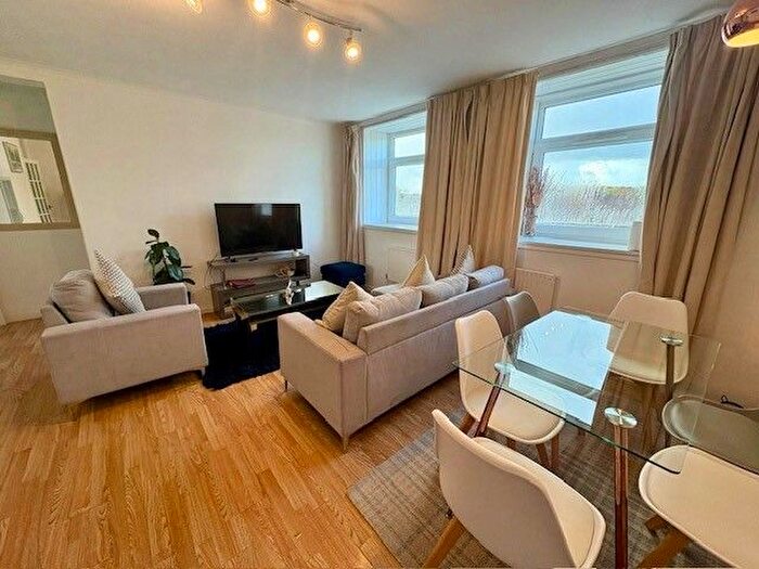 2 Bedroom Flat To Rent In Fairwater Road, Llandaff, Cardiff, CF5