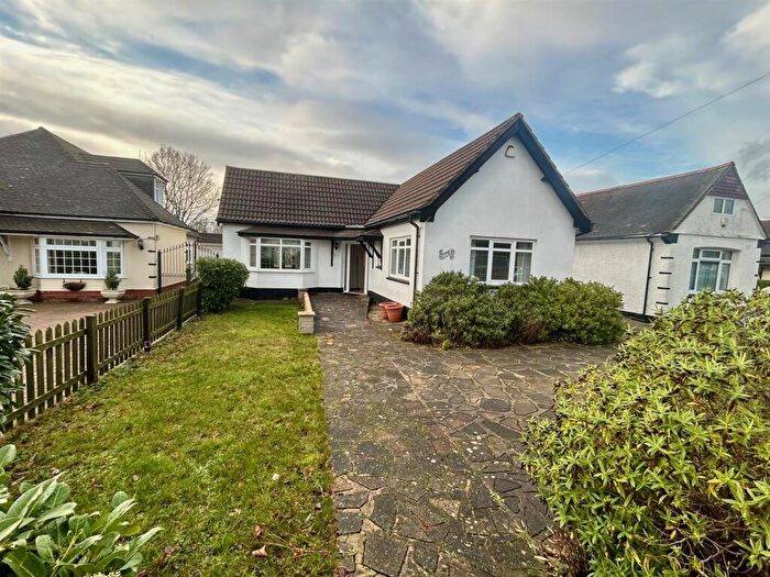 2 Bedroom Detached Bungalow To Rent In Haynes Road, Hornchurch, RM11