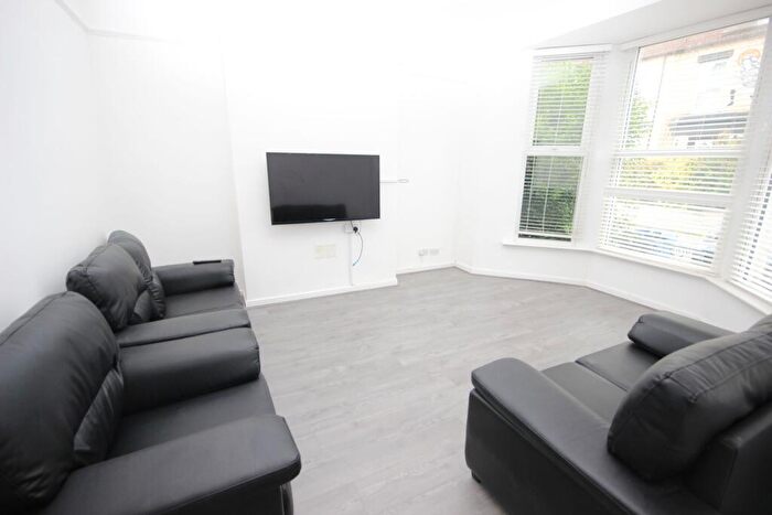 5 Bedroom Terraced House To Rent In Barrington Road, L15