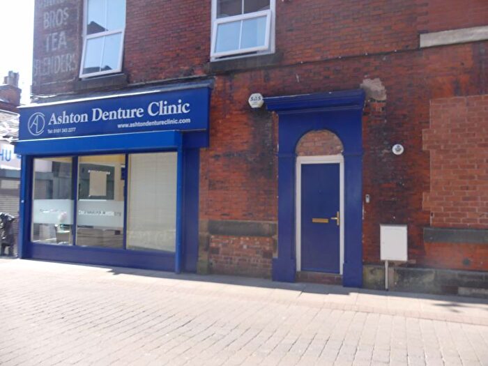 2 Bedroom Flat To Rent In Market Avenue, Ashton-Under-Lyne, OL6