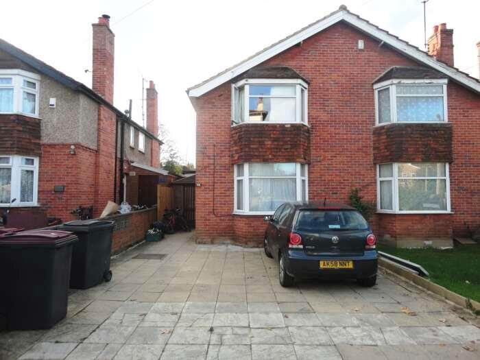 5 Bedroom Semi-Detached House To Rent In Eastern Avenue, Reading, RG1