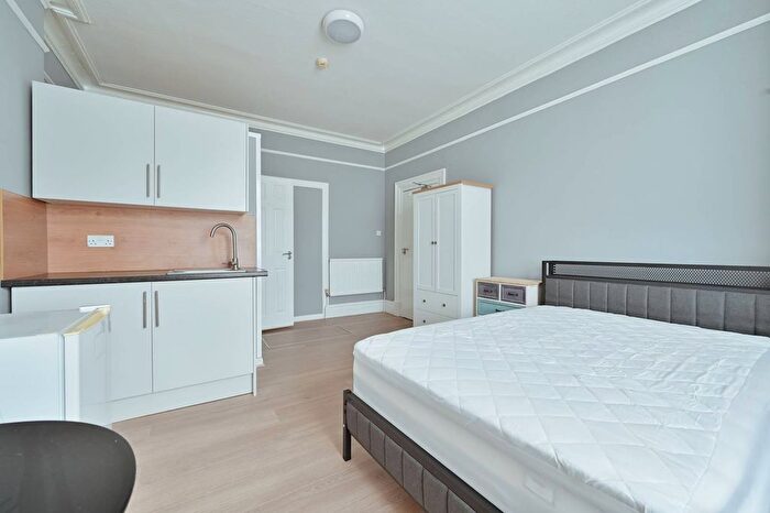 Studio To Rent In Bushey, Bushey, WD23