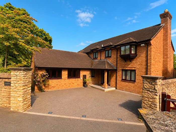 4 Bedroom Detached House For Sale In Stoke Road, Ashton, Northampton, NN7