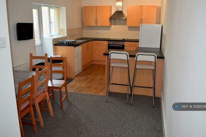 6 Bedroom Terraced House To Rent In Cathays Terrace, Cardiff, CF24