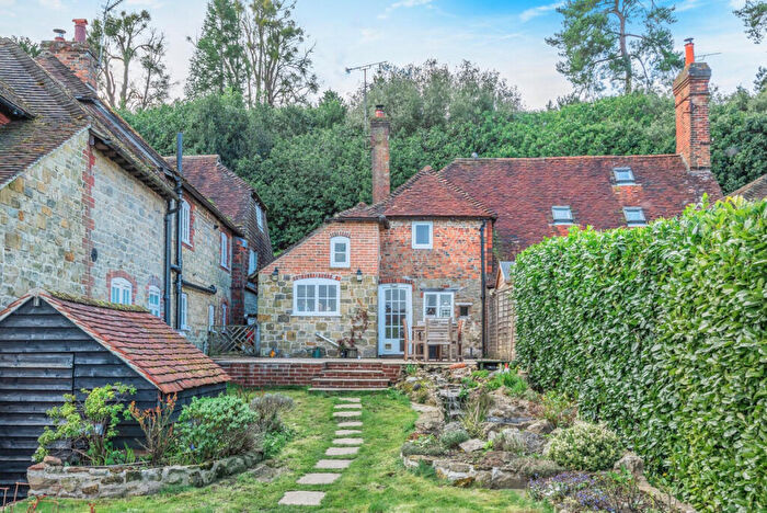 2 Bedroom Cottage To Rent In North Street, Petworth, GU28