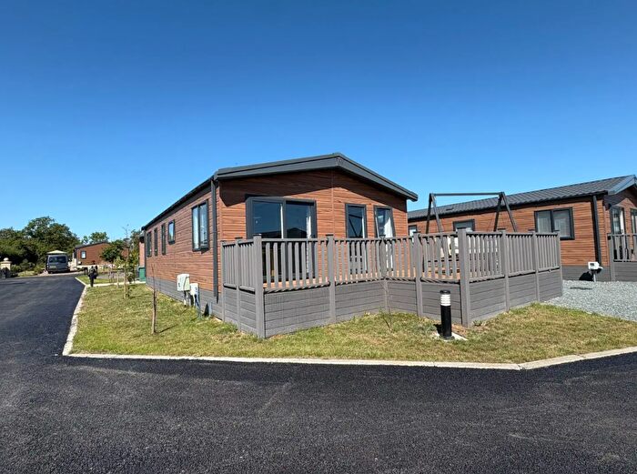 3 Bedroom Lodge For Sale In Back Road, Newton On Derwent, York, YO41