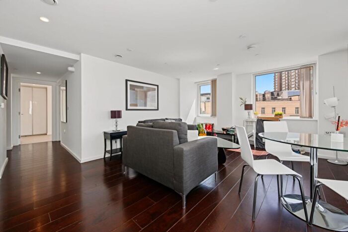 2 Bedroom Flat To Rent In City Road, Eagle Point City Road, EC1V