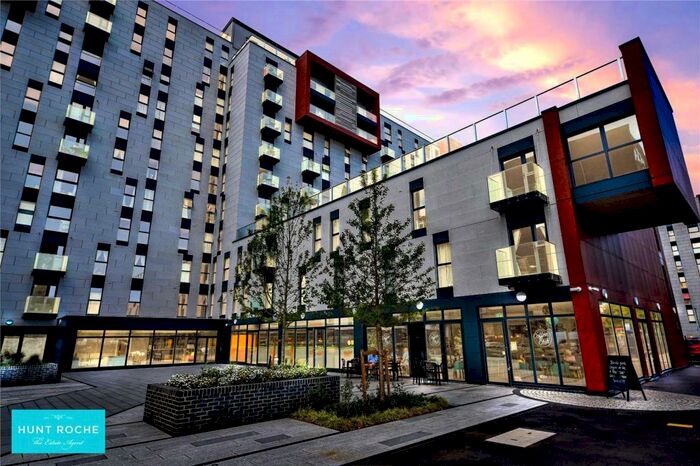 2 Bedroom Apartment To Rent In Beaumont Court, - Victoria Avenue, Southend On Sea, Essex, SS2