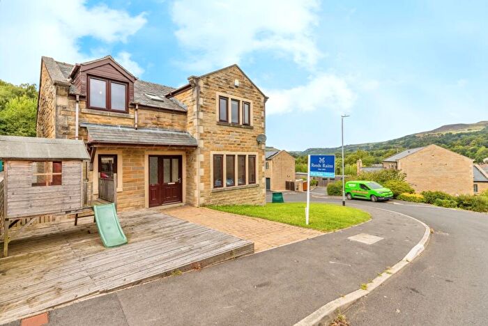 4 Bedroom Detached House For Sale In Badger Wood, Todmorden, OL14