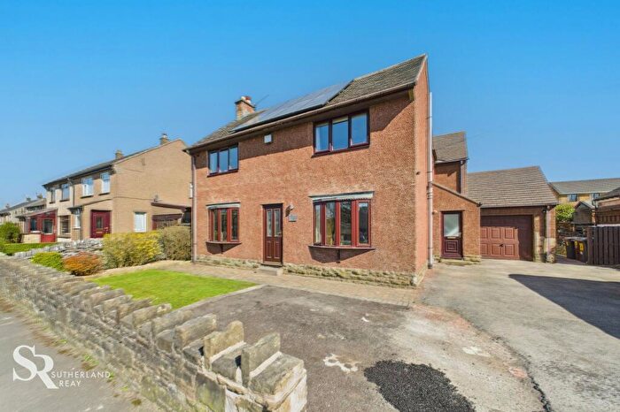 4 Bedroom Detached House For Sale In Hallsteads, Dove Holes, SK17