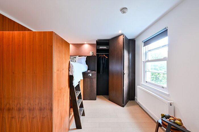 Studio To Rent In Dennington Park Road, London, NW6