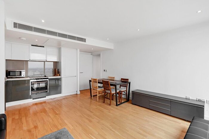 1 Bedroom Flat To Rent In Marsh Wall, London, E14