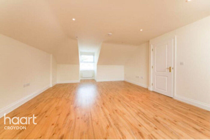 2 Bedroom Flat To Rent In Melville Avenue, South Croydon, CR2