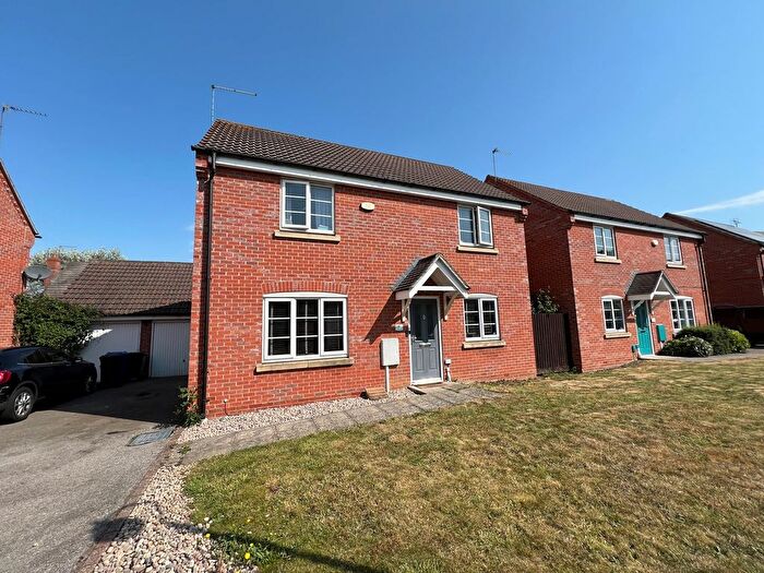 3 Bedroom Detached House For Sale In Badger Lane, Grange Park, Northampton, NN4
