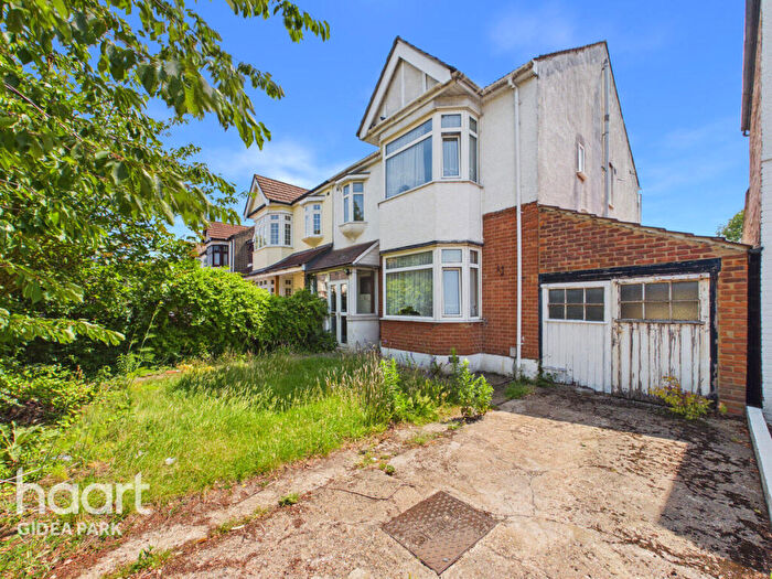 4 Bedroom Semi Detached House For Sale In Fairholme Avenue, Romford, RM2