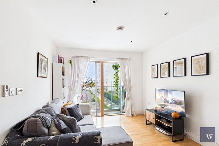1 Bedroom Flat For Sale In Streatham High Road, London, SW16