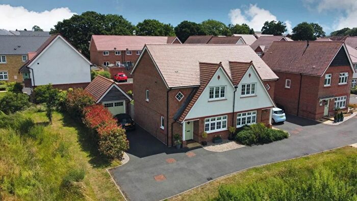 3 Bedroom Semi-Detached House To Rent In Fairwood, Swindon, SN3