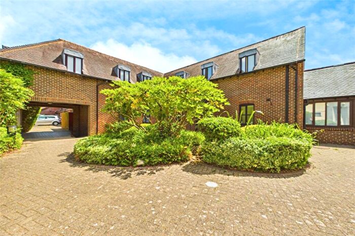 1 Bedroom Apartment For Sale In Mitford Close, Three Mile Cross, Reading, Berkshire, RG7