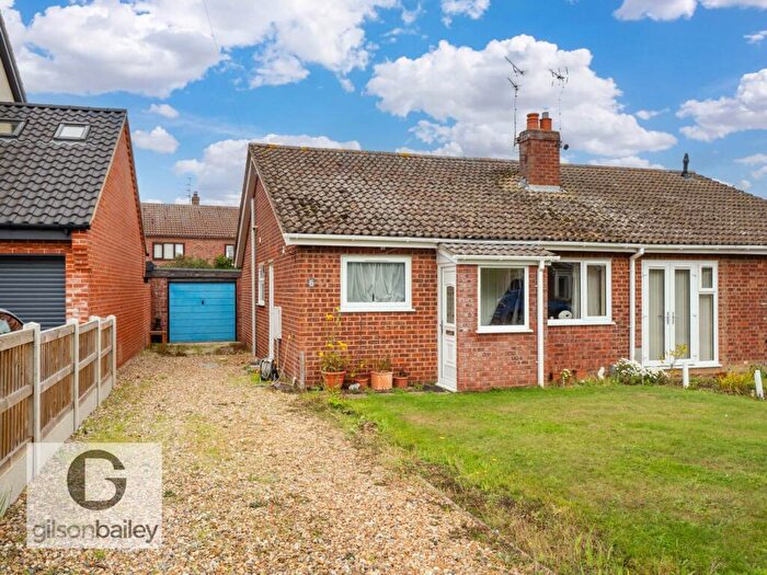 2 Bedroom Semi Detached House For Sale In Willow Close, Lingwood, NR13