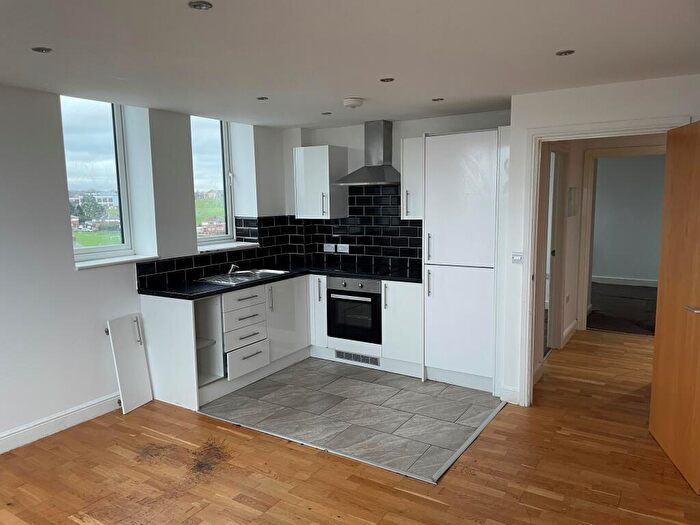2 Bedroom Apartment To Rent In York Towers Leeds, LS9