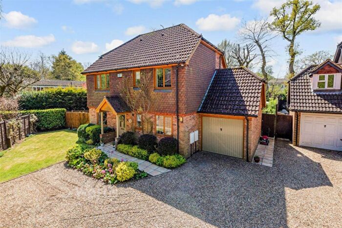 4 Bedroom Detached House For Sale In Harvel Road, Meopham, Gravesend, Kent, DA13