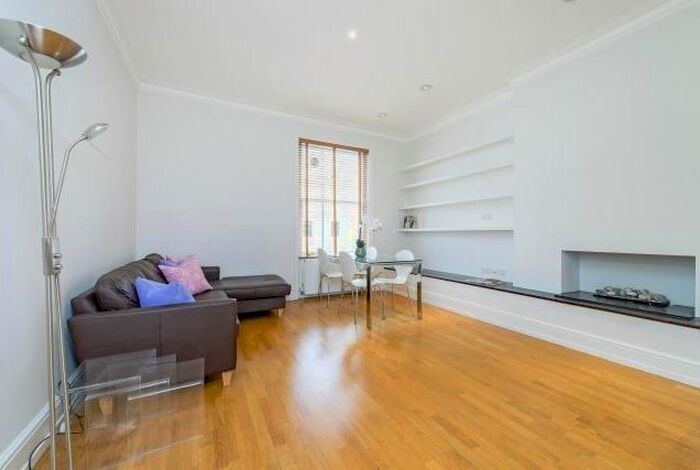 2 Bedroom Flat To Rent In Nottingham Place, Marylebone, London, W1U
