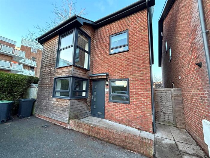 5 Bedroom Detached House To Rent In Salisbury Place, Gosport, PO12